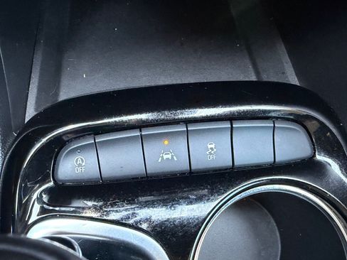 Used 2021 Buick Encore Preferred w/ Safety Package FWD image 21