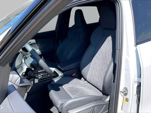 Used 2026 Audi SQ5 Premium Plus AWD/4WD image 9