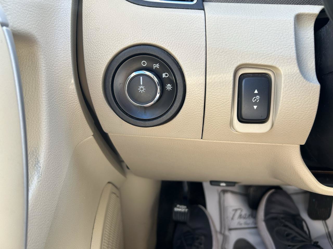 Used 2016 Ford Taurus SE FWD image 26