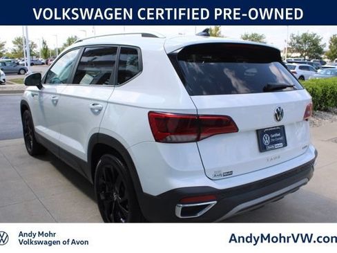 Used 2022 Volkswagen Taos SE w/ Panoramic Sunroof Package AWD/4WD image 4