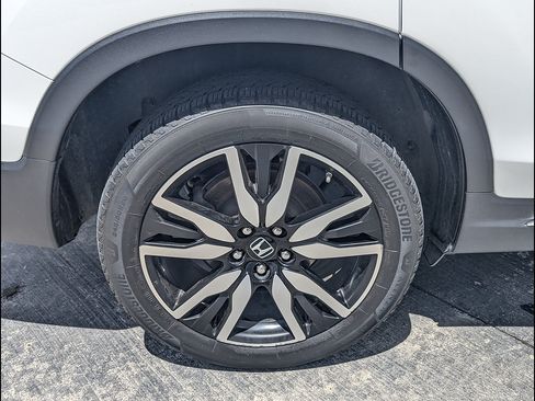 Used 2022 Honda Pilot Touring image 16