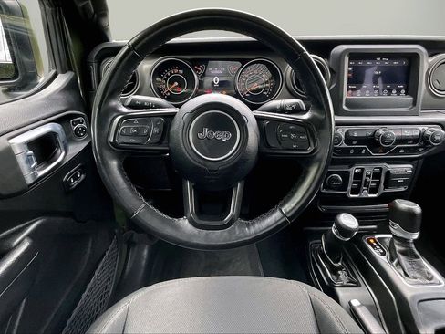 Certified 2022 Jeep Gladiator Sport AWD/4WD image 11