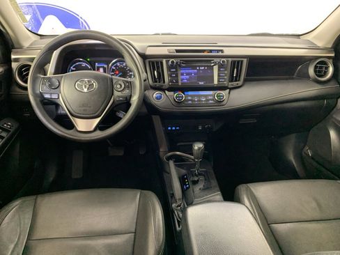 Used 2018 Toyota RAV4 LE image 34