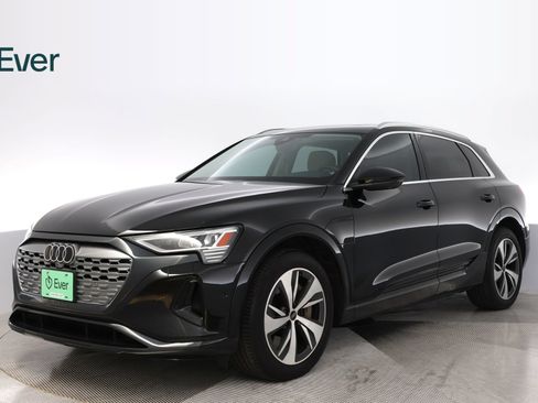 Used 2024 Audi Q8 e-tron Premium Plus w/ Premium Plus Package AWD/4WD image 2