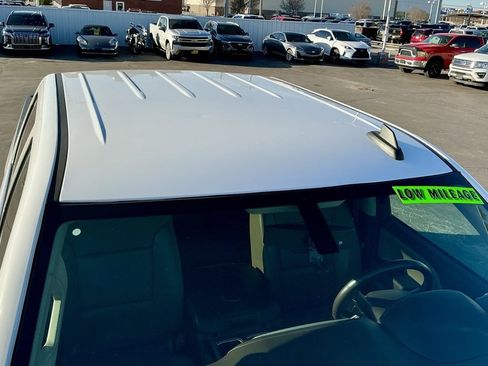 Used 2017 GMC Sierra 1500 SLT w/ SLT Premium Package image 12