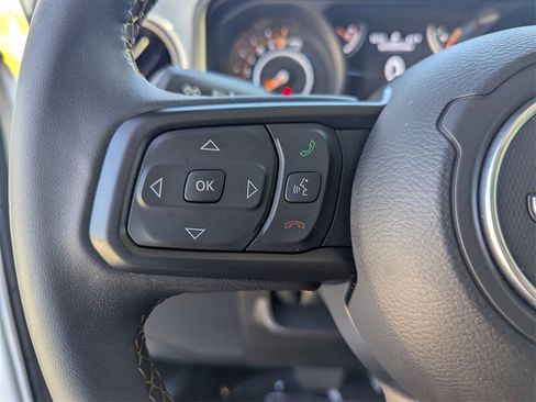 Used 2024 Jeep Gladiator Sport image 26