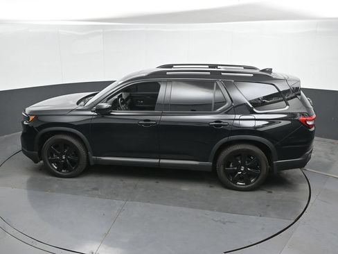 Used 2025 Honda Pilot Black Edition image 39