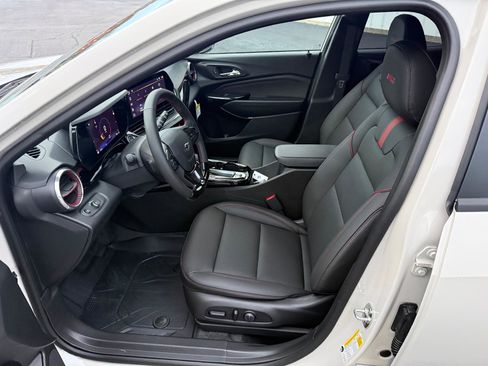 New 2026 Chevrolet Trax RS w/ Driver Confidence Package image 12