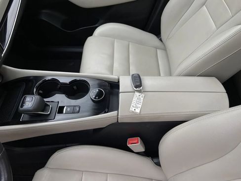 Used 2023 Nissan Rogue SL w/ SL Premium Package image 23