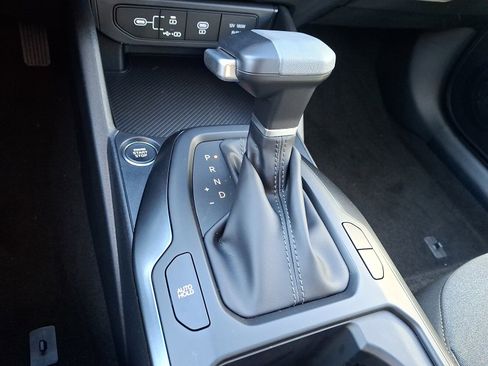 New 2025 Kia K4 LX image 10