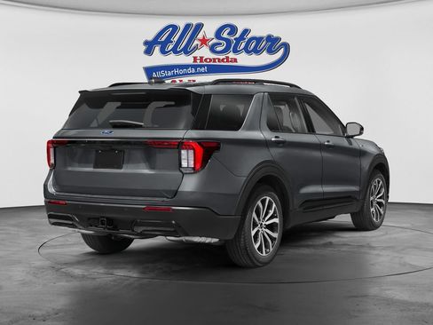 Used 2025 Ford Explorer ST-Line w/ ST-Line Street Pack AWD/4WD image 2