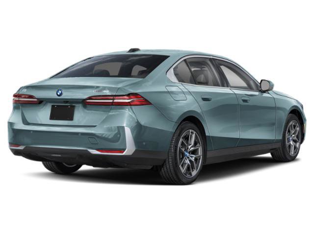 Used 2024 BMW i5 eDrive40i w/ Executive Package RWD image 2