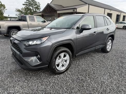 Used 2019 Toyota RAV4 XLE FWD image 1