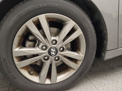 Used 2018 Hyundai Elantra SEL image 31