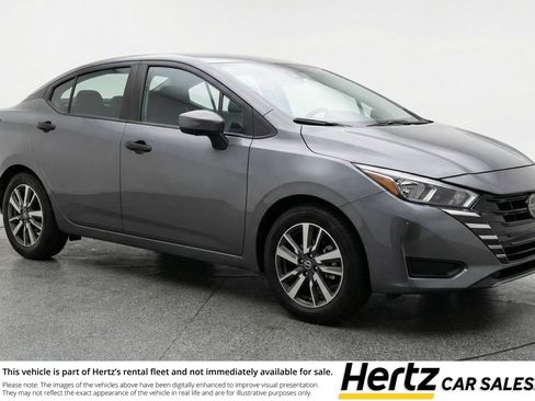 Used 2025 Nissan Versa SV image 1