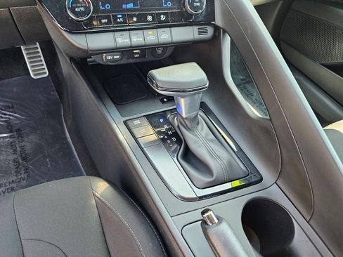 Certified 2025 Hyundai Elantra Sport FWD image 29
