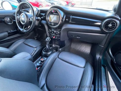 Used 2017 MINI Cooper S image 25