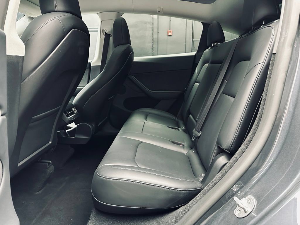 Used 2023 Tesla Model Y Long Range AWD/4WD image 20