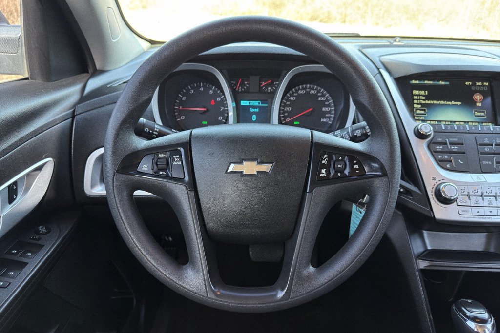 Used 2017 Chevrolet Equinox LS FWD image 5