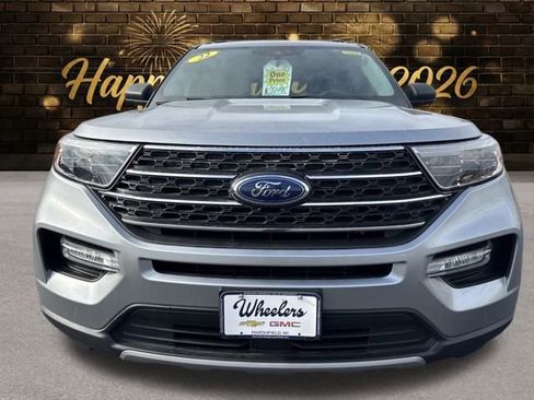 Used 2022 Ford Explorer XLT w/ Equipment Group 202A image 11