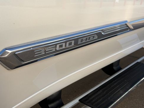 Used 2025 Chevrolet Silverado 3500 High Country w/ High Country Premium Package AWD/4WD image 8