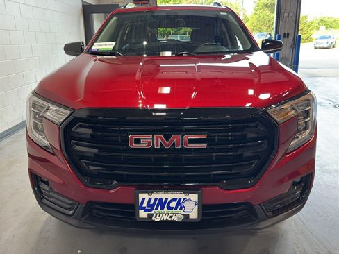 Used 2023 GMC Terrain SLT w/ Elevation Edition AWD/4WD image 8