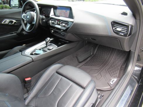 Used 2020 BMW Z4 sDrive30i w/ M Sport Package RWD image 14