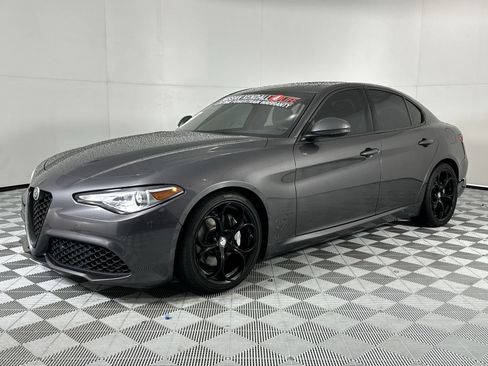 Used 2023 Alfa Romeo Giulia Sprint RWD image 4