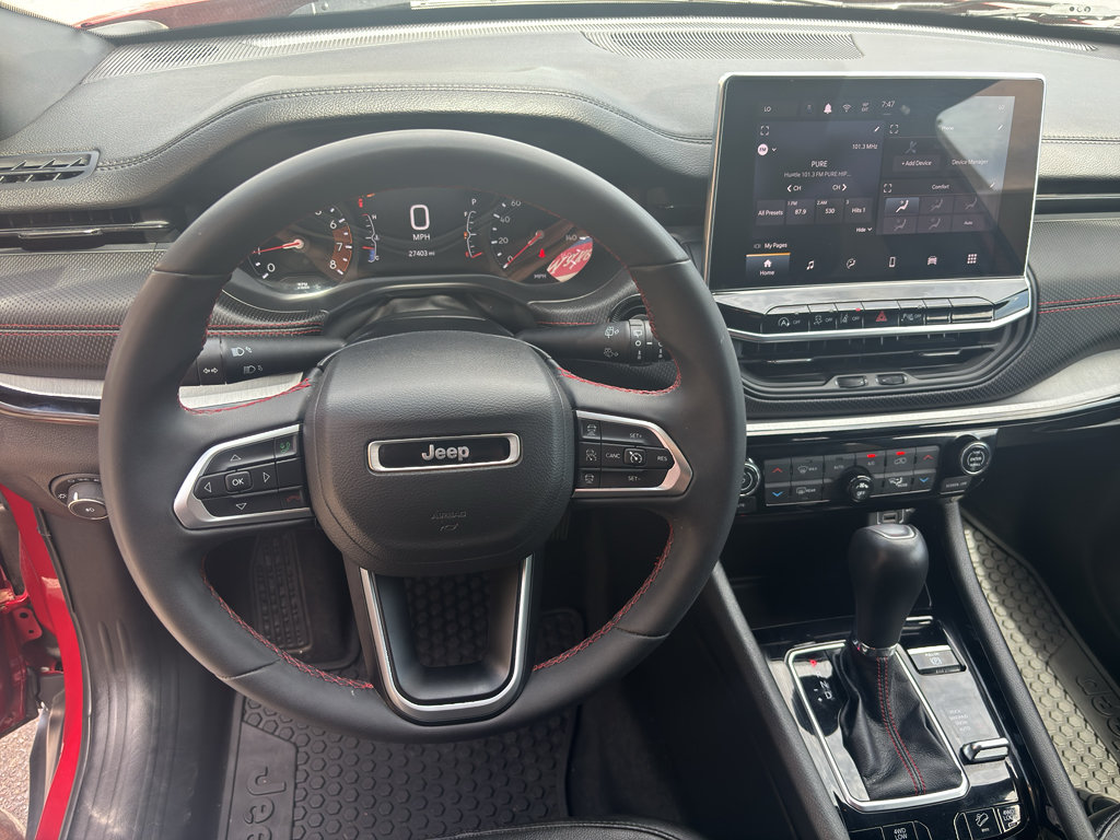 Used 2025 Jeep Compass Trailhawk AWD/4WD image 11