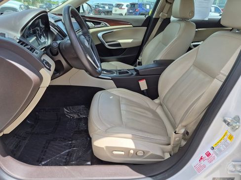 Used 2017 Buick Regal Premium FWD image 16
