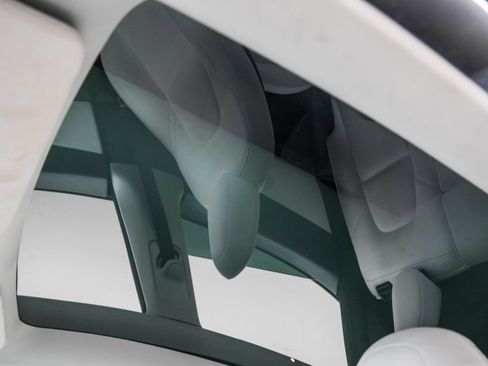 Used 2022 Tesla Model Y Performance AWD/4WD image 19