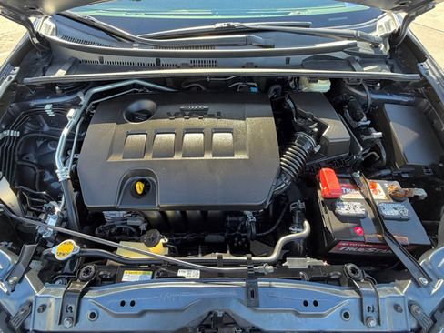 Used 2017 Toyota Corolla L image 30