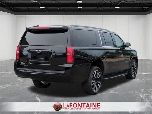 Used 2019 Chevrolet Suburban LT AWD/4WD image 5