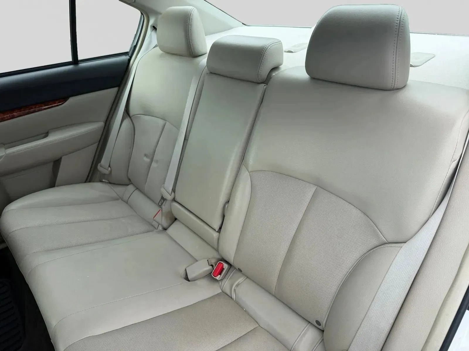 Used 2011 Subaru Legacy 2.5i Limited AWD/4WD image 13