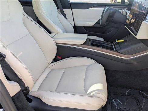 Used 2021 Tesla Model S Plaid image 21