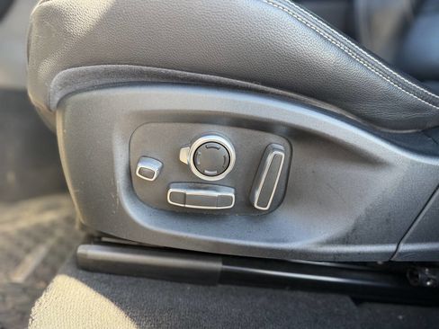 Used 2018 Jaguar F-PACE R-Sport image 18