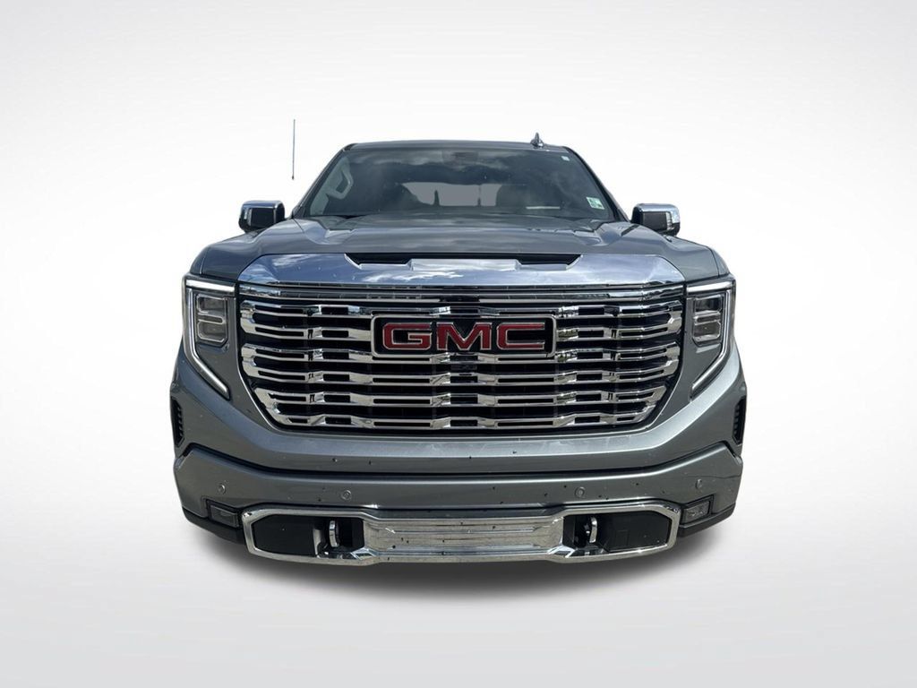 Used 2024 GMC Sierra 1500 Denali w/ Technology Package AWD/4WD image 2