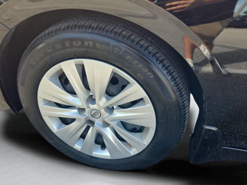 Used 2024 Nissan Sentra S FWD image 29