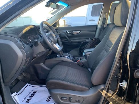 Used 2020 Nissan Rogue SV w/ Premium Package image 18