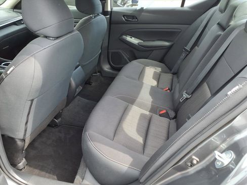 Used 2024 Nissan Altima 2.5 SV image 5