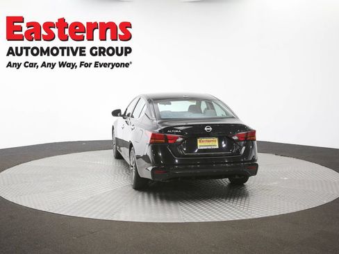 Used 2025 Nissan Altima 2.5 SV FWD image 62