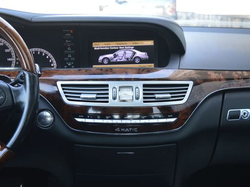 Used 2010 Mercedes-Benz S 550 S 550 4MATIC Sedan 4D image 33