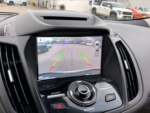 Used 2018 Ford Escape Titanium w/ Ford Safe & Smart Package image 27