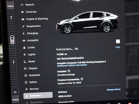 Used 2022 Tesla Model X image 3