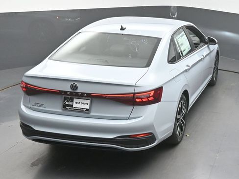 Used 2026 Volkswagen Jetta Sport FWD image 46