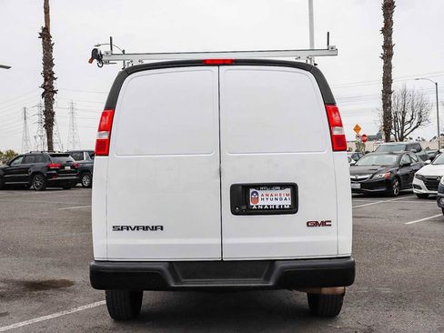 Used 2023 GMC Savana 2500 w/ Driver Convenience Package image 7