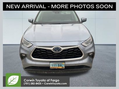 Used 2021 Toyota Highlander LE
