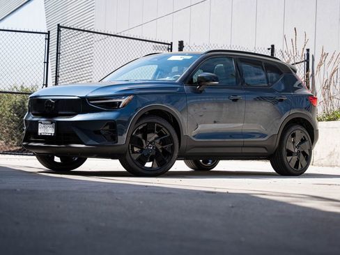 New 2026 Volvo EX40 Ultra image 1