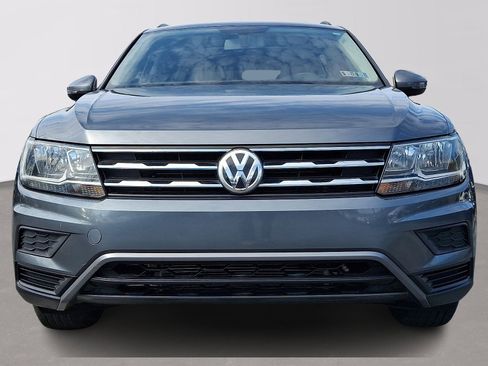 Used 2018 Volkswagen Tiguan SE w/ Panoramic Sunroof Package image 2