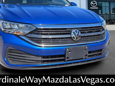 Used 2024 Volkswagen Jetta SE FWD image 8